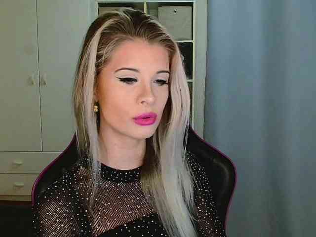 KristineNatural webcam