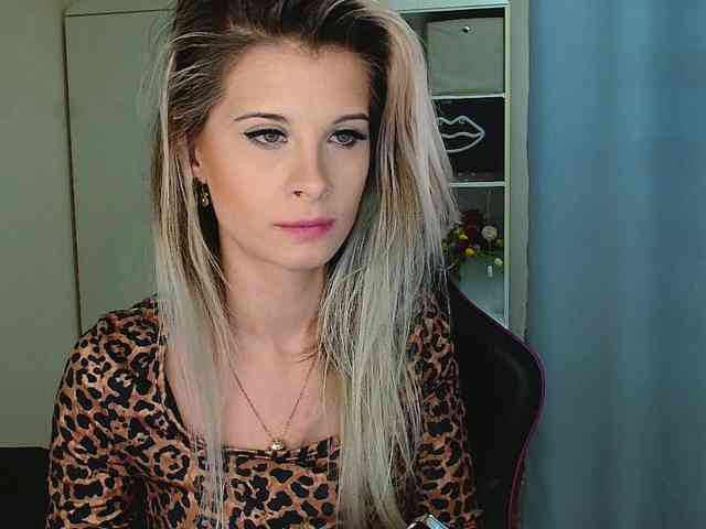 KristineNatural webcam