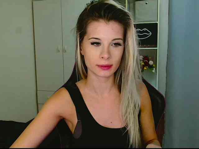 KristineNatural webcam