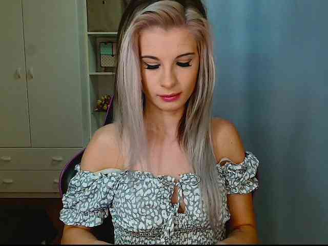 KristineNatural webcam