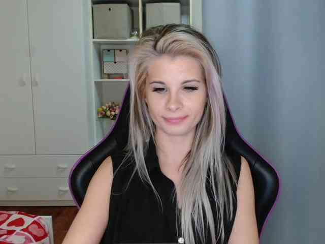 KristineNatural webcam