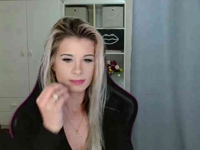 KristineNatural webcam