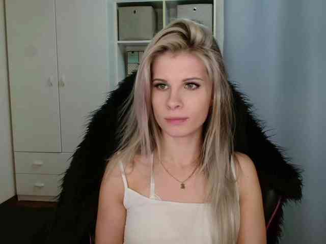 KristineNatural webcam