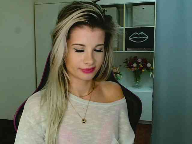 KristineNatural webcam