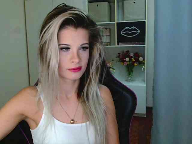 KristineNatural webcam