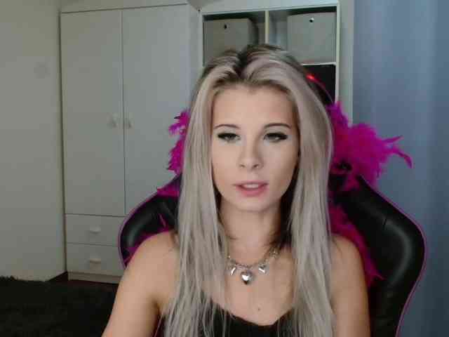 KristineNatural webcam