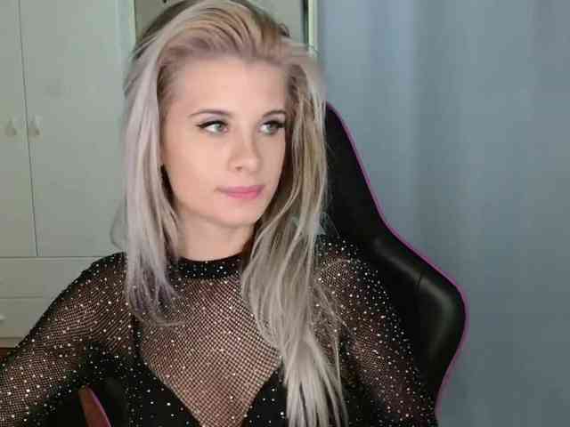 KristineNatural webcam