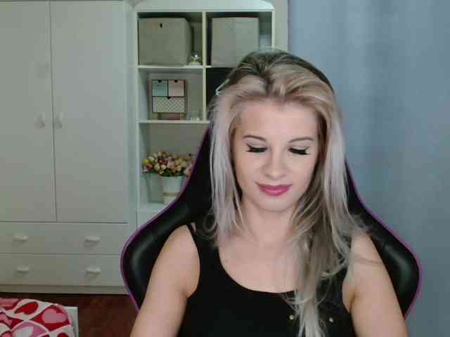 KristineNatural webcam