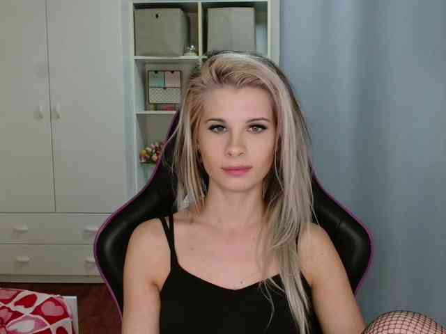 KristineNatural webcam
