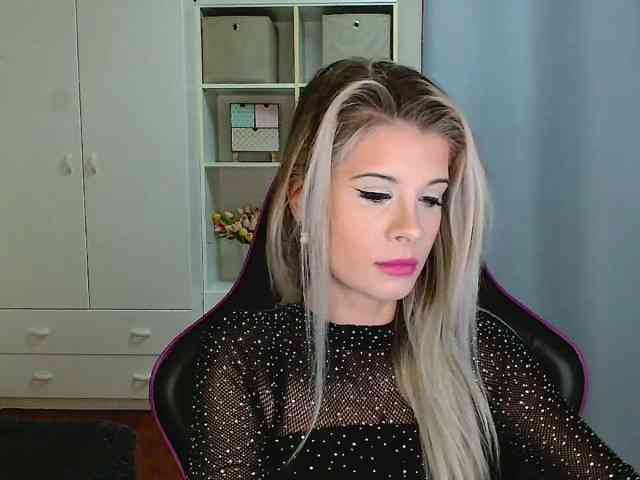 KristineNatural webcam