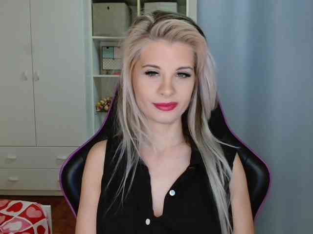 KristineNatural webcam