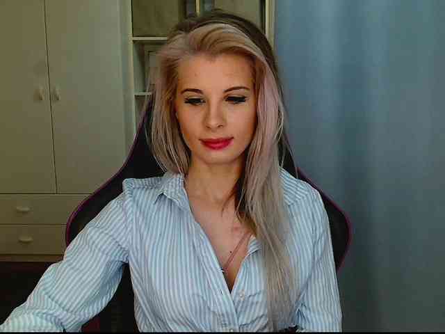 KristineNatural webcam