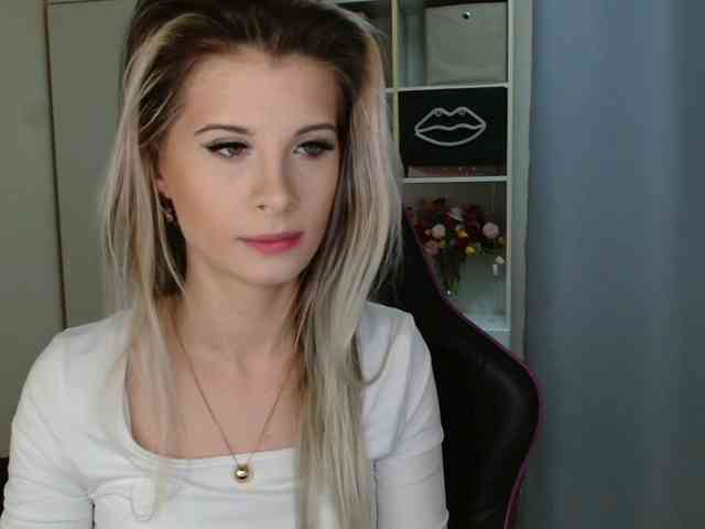 KristineNatural webcam