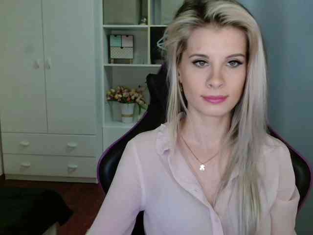 KristineNatural Live Webcam on BongaCams