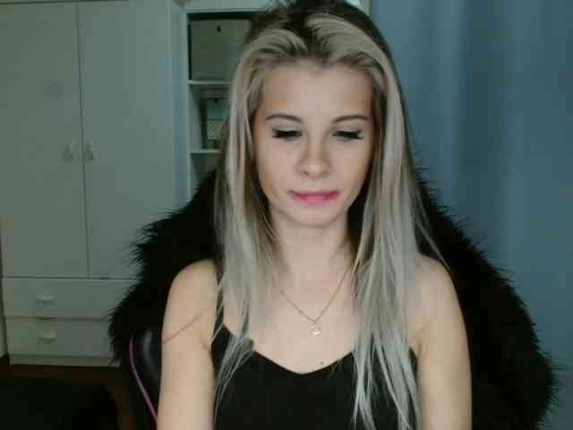 KristineNatural webcam