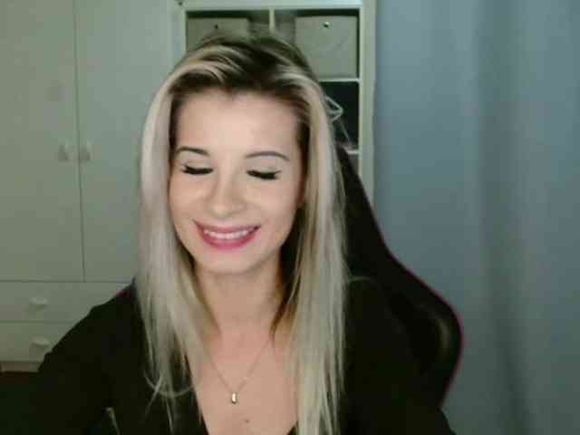 KristineNatural webcam