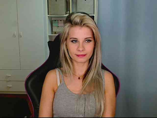 KristineNatural webcam