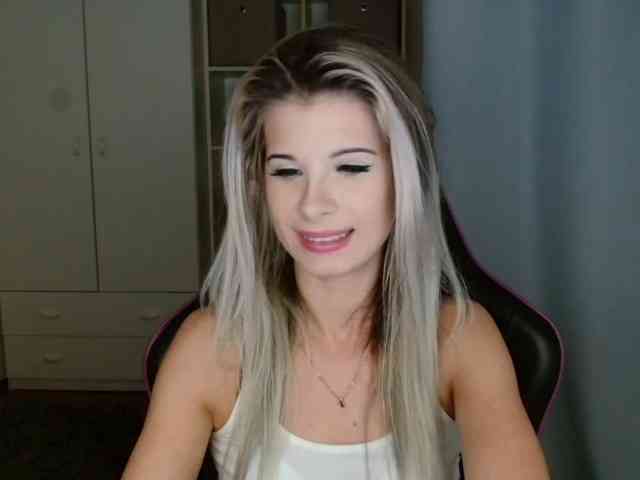 KristineNatural webcam