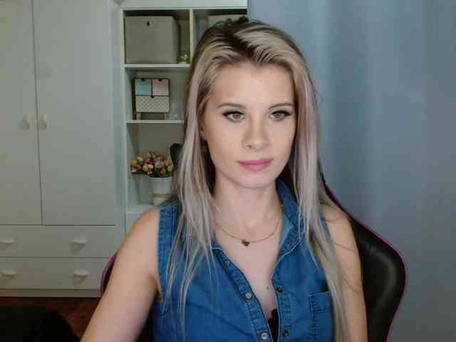 KristineNatural webcam