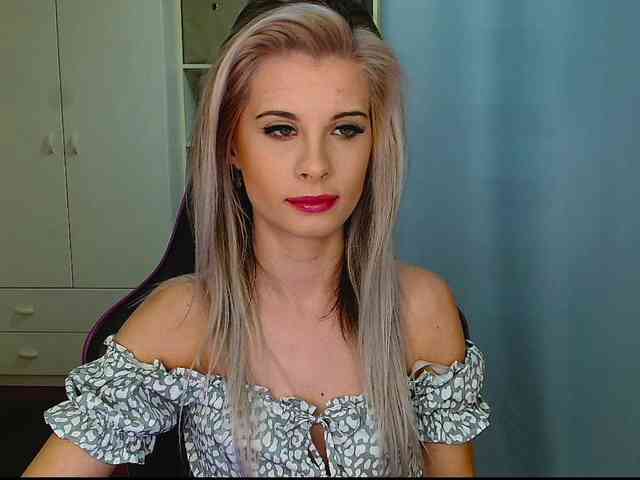 KristineNatural webcam