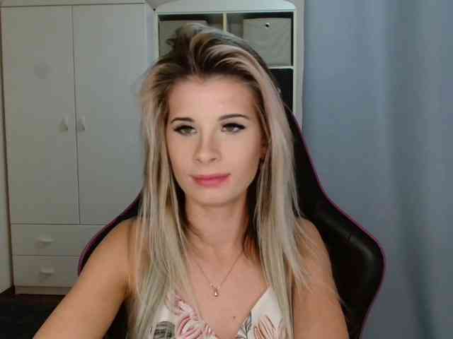 KristineNatural webcam