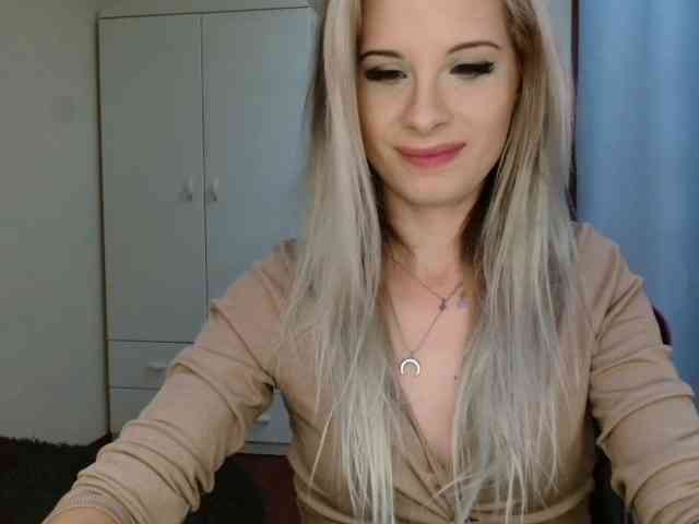 KristineNatural webcam