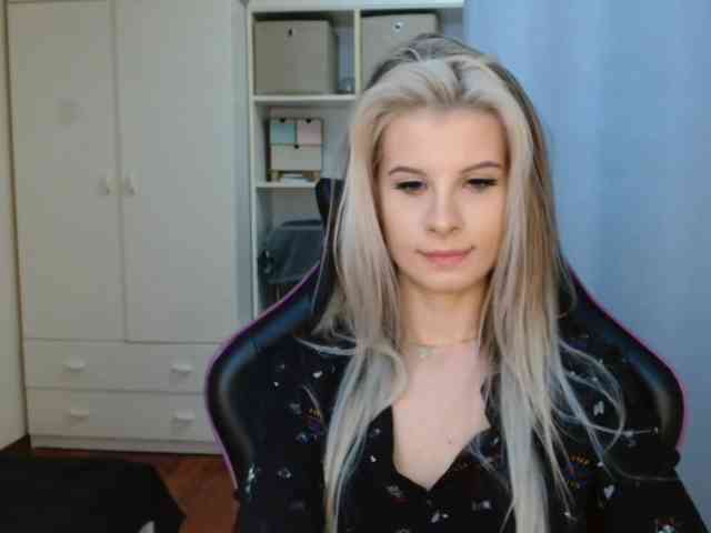 KristineNatural webcam
