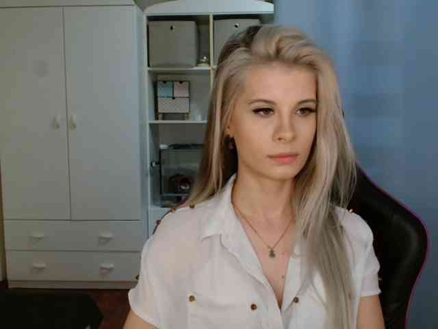 KristineNatural webcam