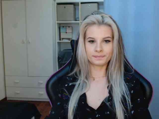 KristineNatural webcam