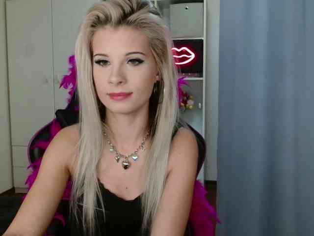 KristineNatural webcam