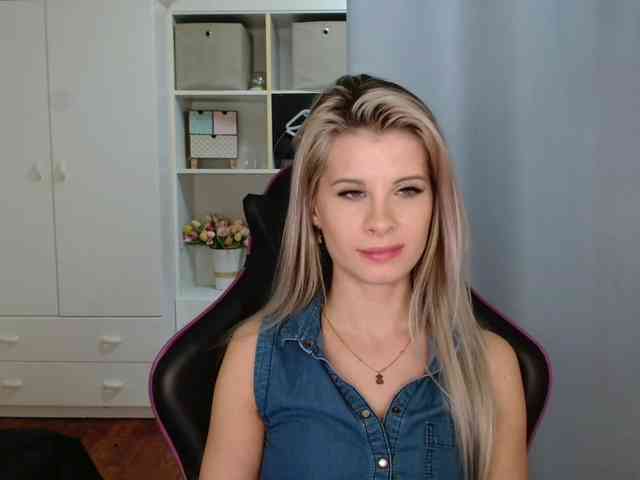 KristineNatural webcam