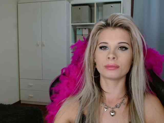 KristineNatural webcam