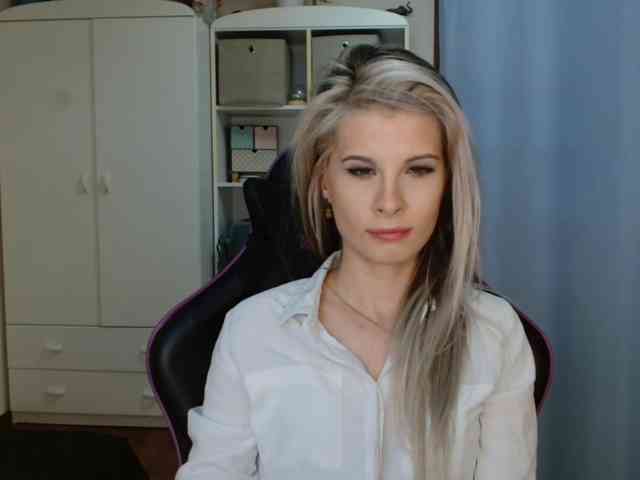 KristineNatural webcam