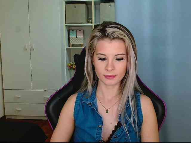 KristineNatural webcam