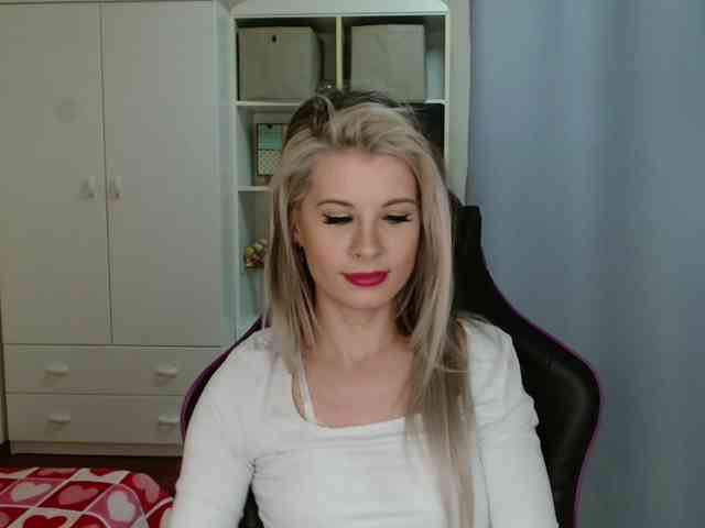 KristineNatural webcam