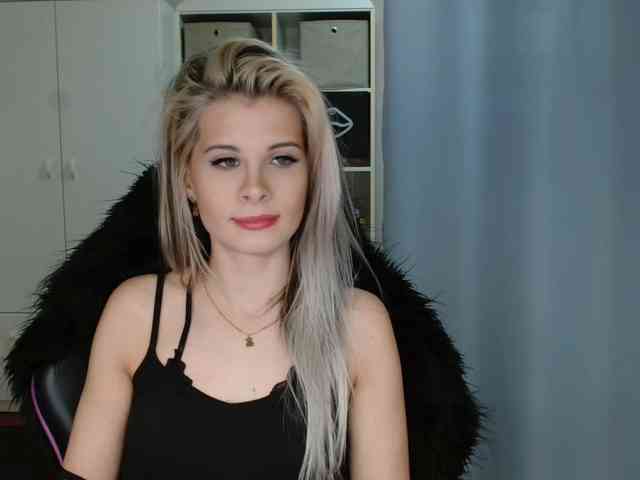 KristineNatural webcam