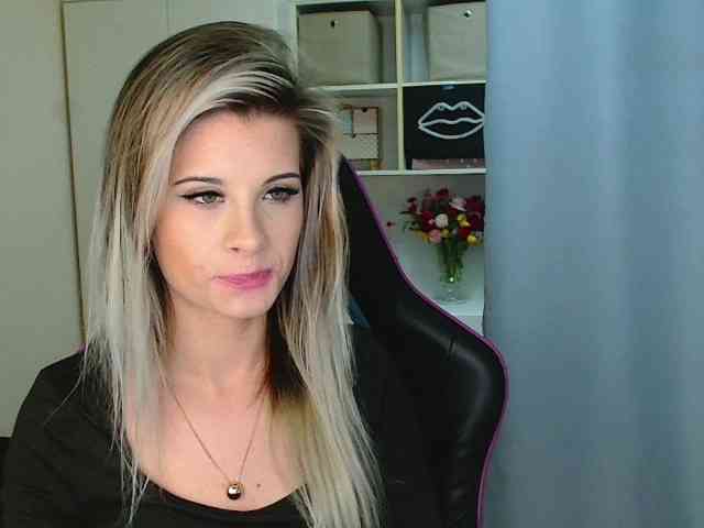 KristineNatural webcam