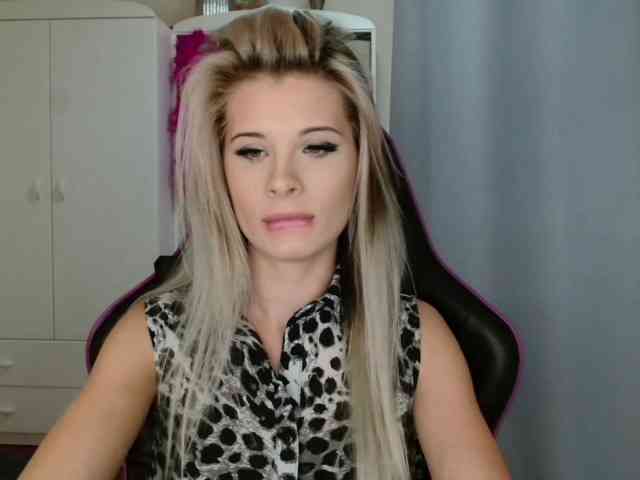 KristineNatural webcam