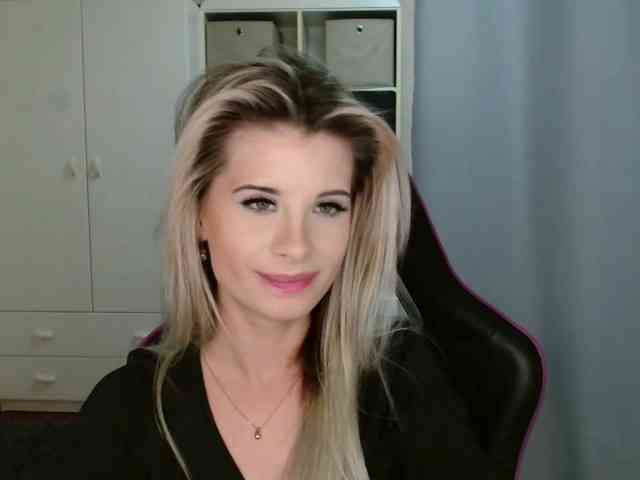 KristineNatural webcam