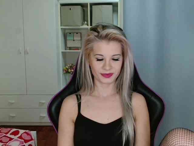 KristineNatural webcam