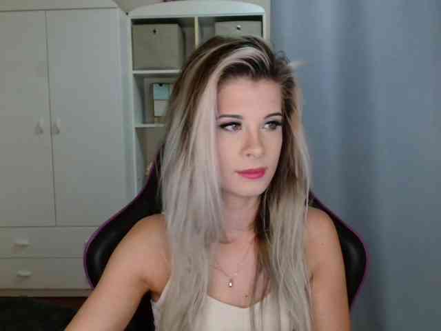 KristineNatural webcam