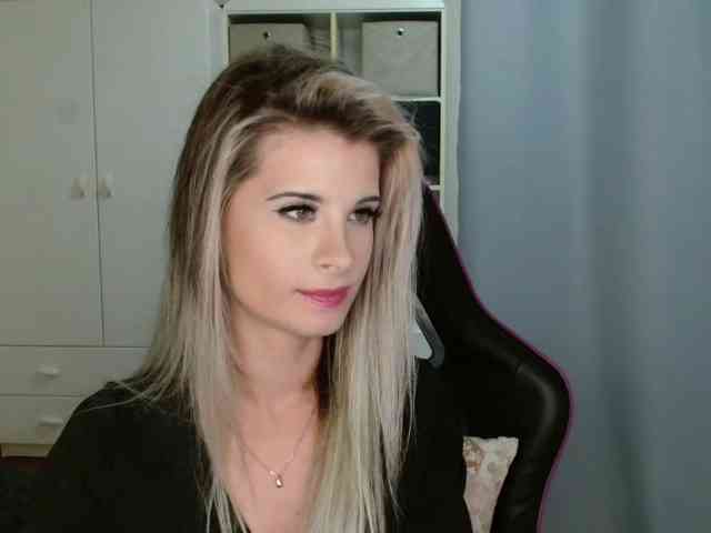 KristineNatural webcam