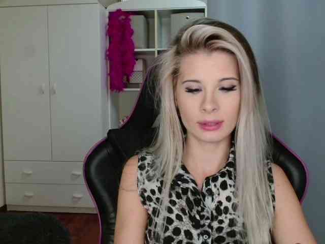 KristineNatural webcam