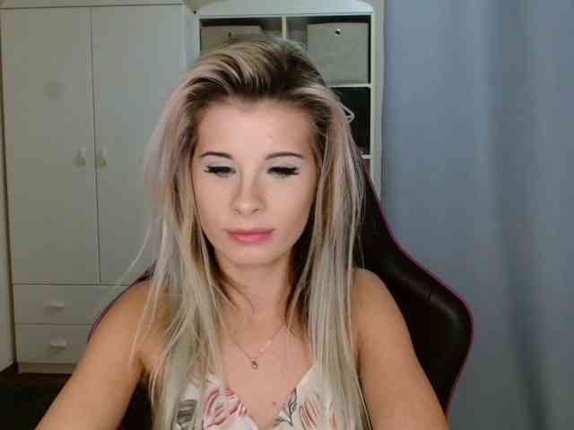 KristineNatural webcam