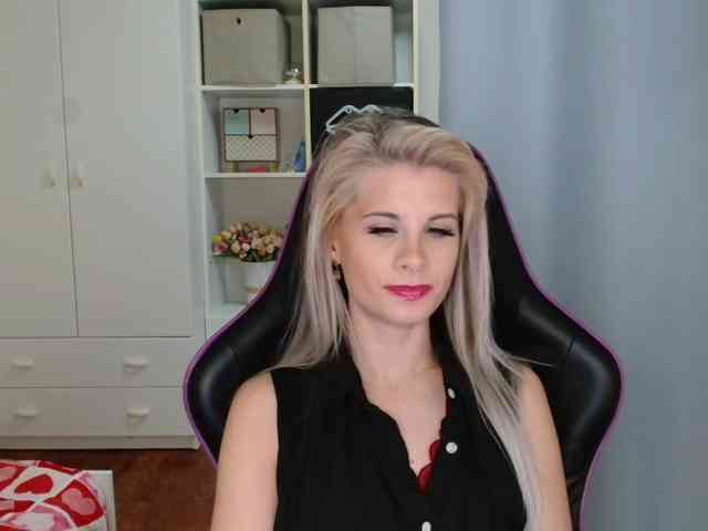 KristineNatural webcam