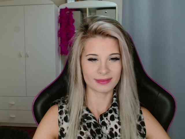KristineNatural webcam