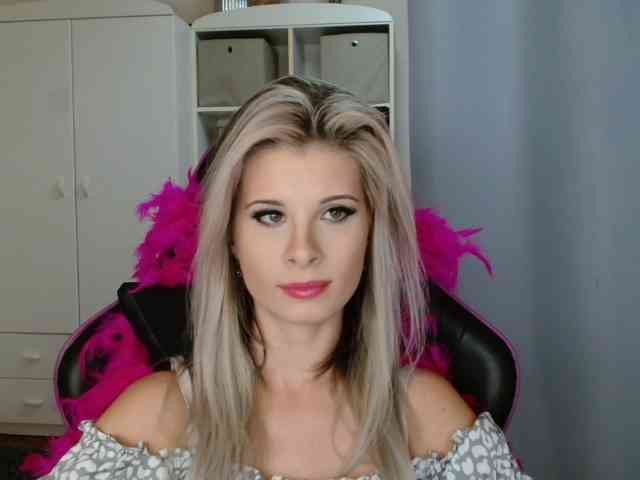 KristineNatural webcam