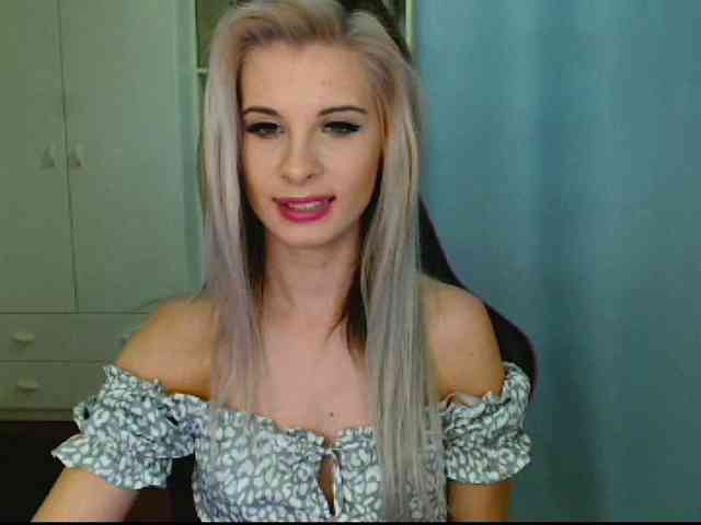 KristineNatural webcam