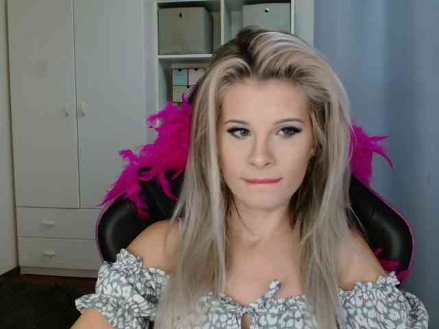 KristineNatural webcam