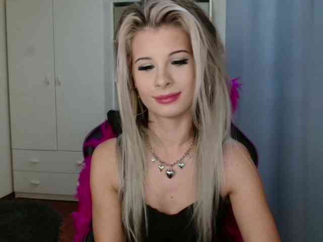 KristineNatural webcam